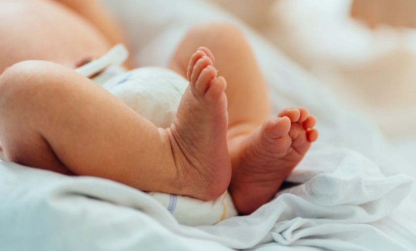 photo of a newborn baby's feet
