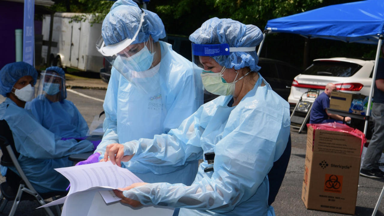 Jodie Guest and volunteers conduct COVID testing in Atlanta